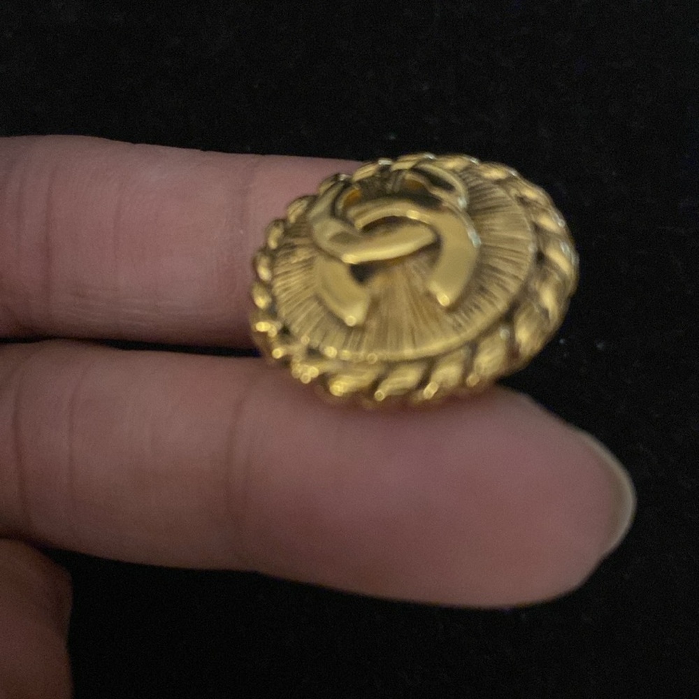 Vintage Chanel Clip Round Earrings - Picture 8 of 10